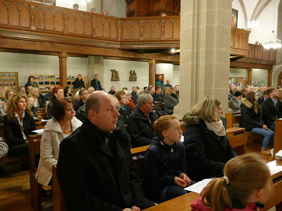 Firmung 2017 in Naumburg (Foto: Karl-Franz Thiede)